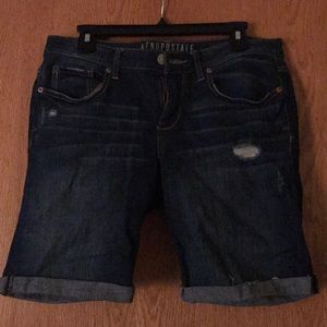 Used Aeropostale Bermuda shorts SZ 10